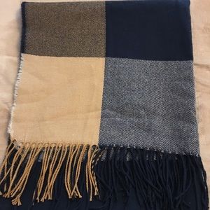 Woman’s Light-Weight Wrap